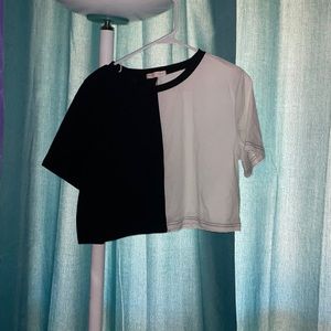 •half black half white crop top•
